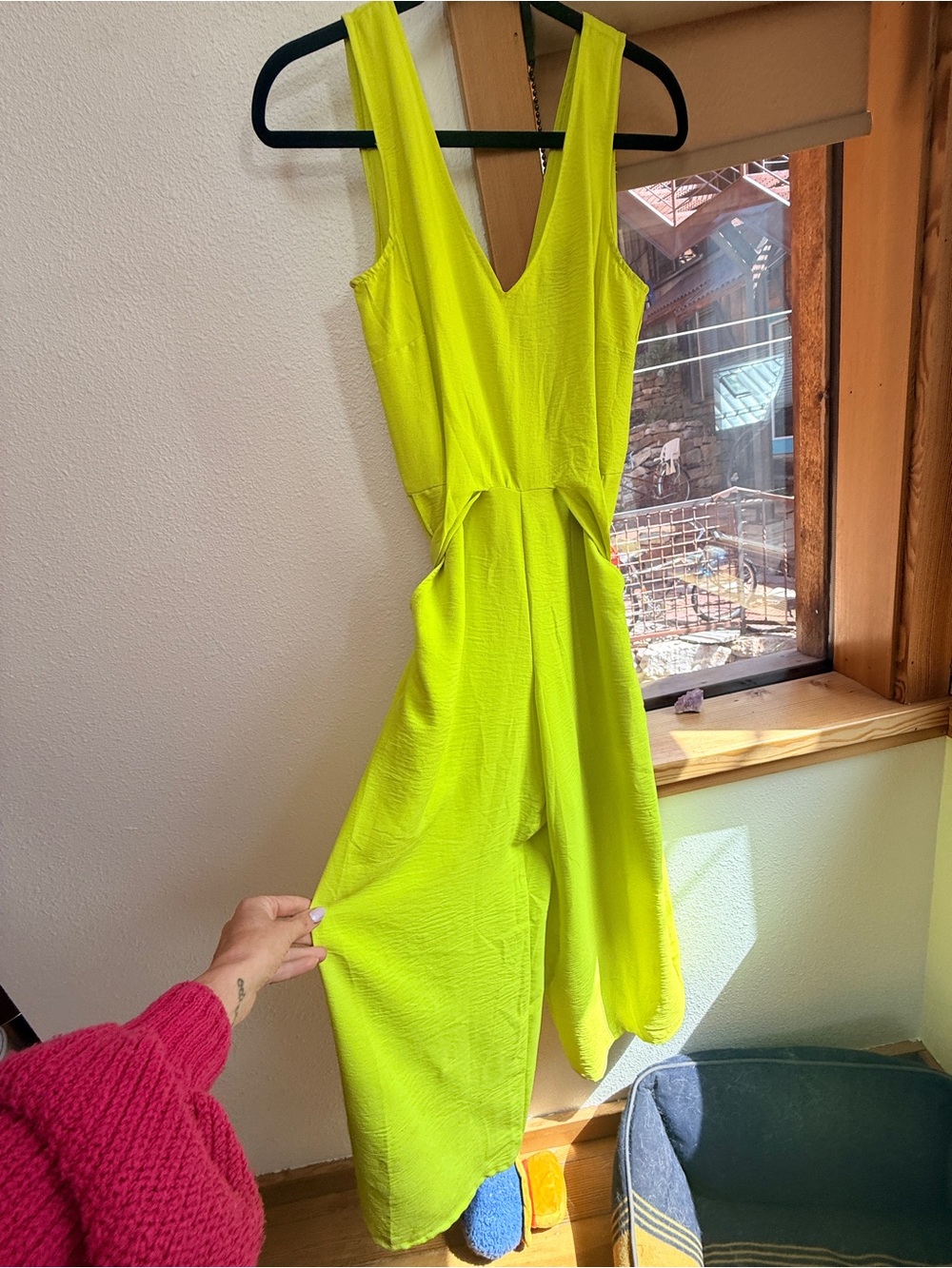 MSK Neon Lime V-Neck Wide-Leg Jumpsuit chartreuse lime green - Picture 3 of 5